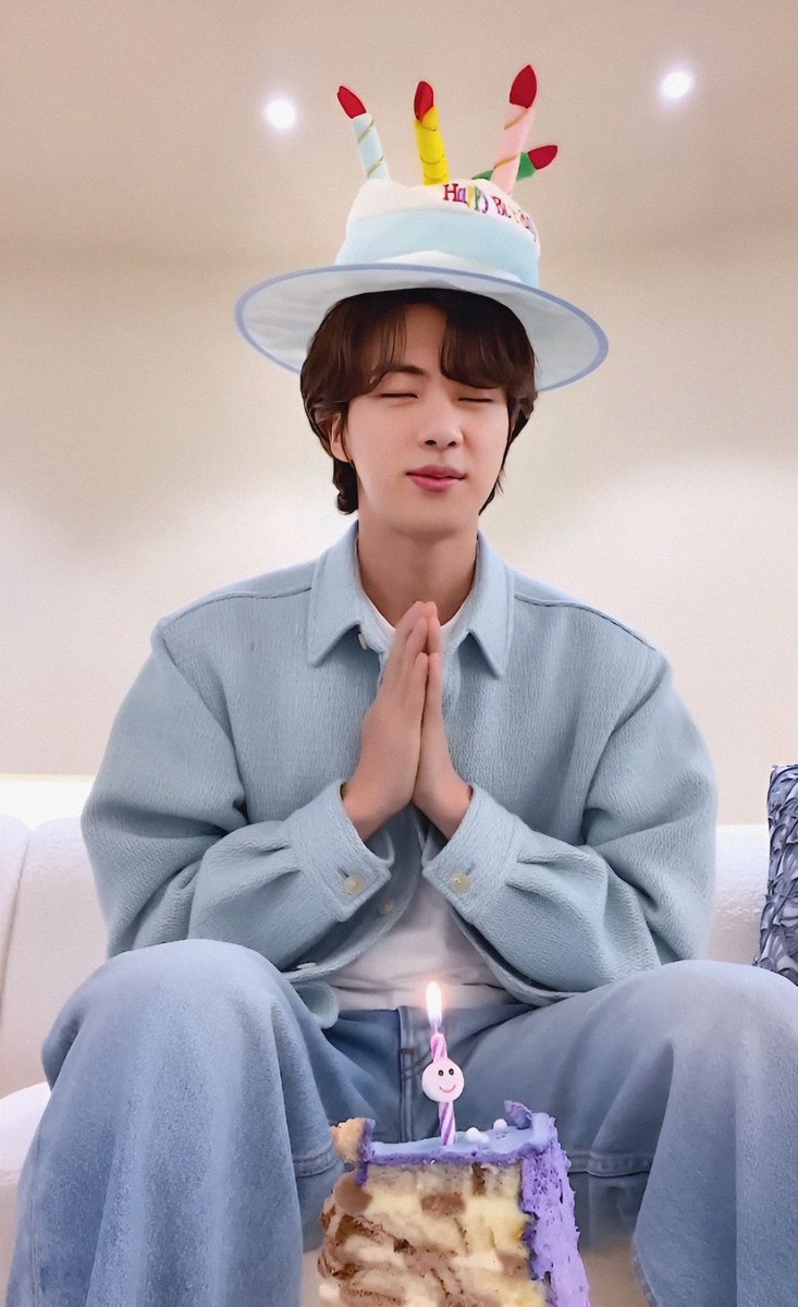 JIN BIRTHDAY— 10 MINUTES LEFT 🥳

#RockstarJinDay 
#OurSuperMoonJin 
#ShiningSuperstarJin 
#JinYouMakeUsHAPPY
#HappyBirthdayPrincess 
#WorldwideHandsomeJin
#OurBelovedArtistJin 
#1204DecemberAngel
#4YearsWithSuperTuna
#HappyJinDay
#HappyBirthdayJin
#JINDAY