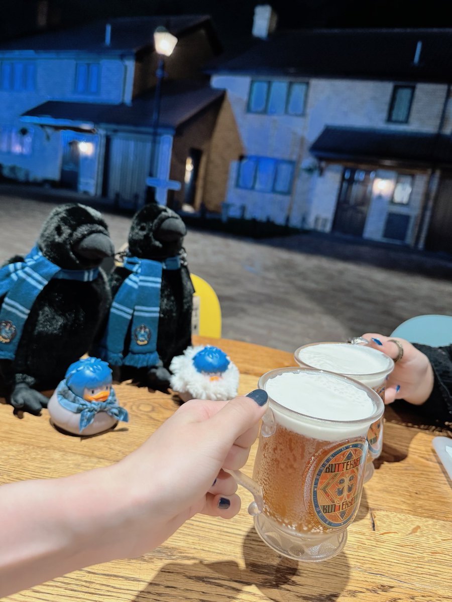 ホグワーツで早めのクリスマス満喫してきました‼️☺️🎄🪄
初めてのスタジオツアー楽しかった〜〜〜！！！ 大広間でディナーするのも貸切ツアーも最高だった🥹 また魔法の勉強しに行きます！