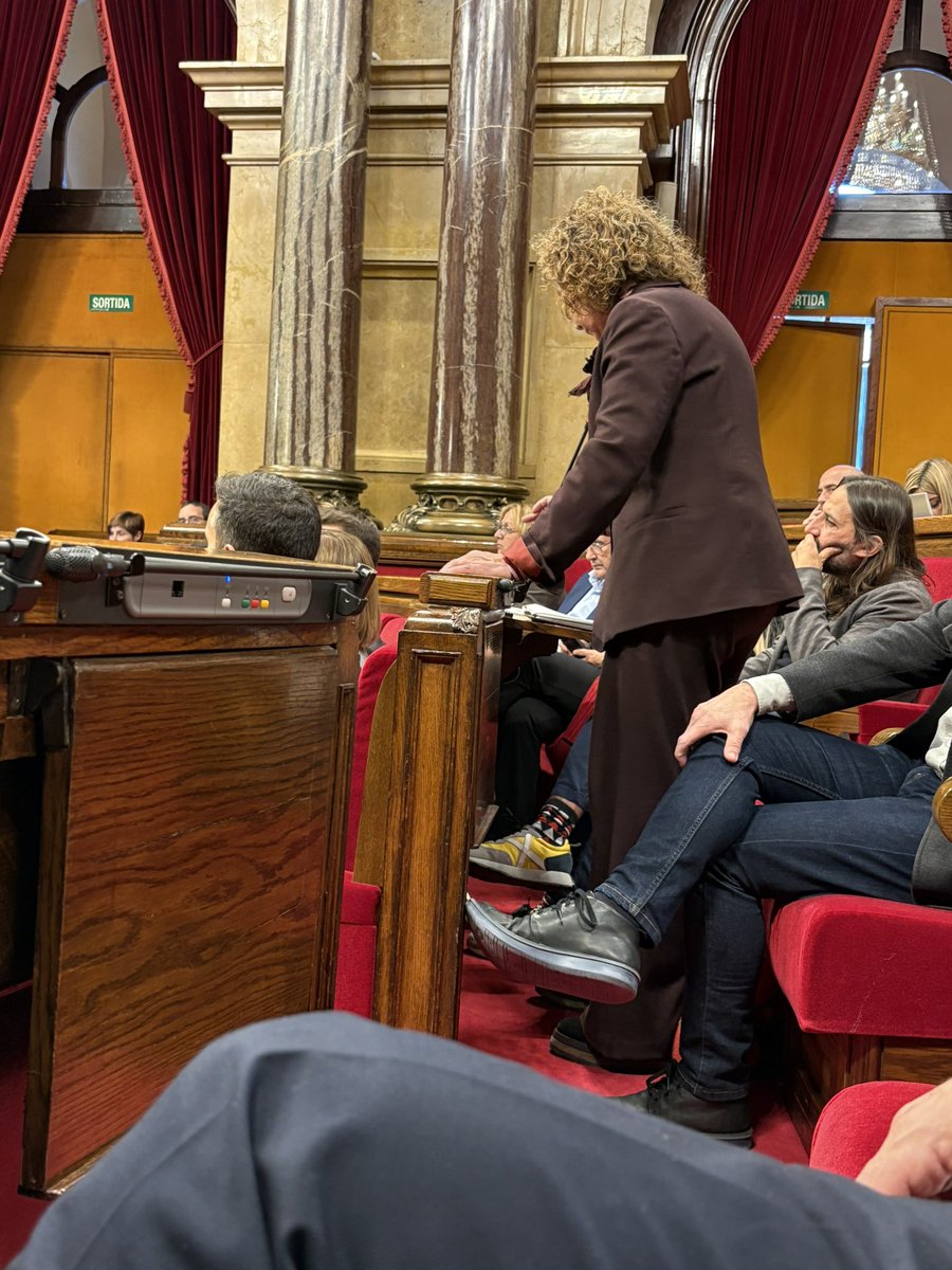 Els companys d’<a href="/Esquerra_ERC/">Esquerra Republicana</a> voten NO a la proposta de <a href="/JuntsParlament/">Junts Parlament</a> a fer tornar el MHP Illa per liderar la crisis més forta dels darrers anys…

El tripartit de nou es tapa les vergonyes!

De moment 300 persones han perdut la feina per aquesta crisis 1 setmana…

#MalGovern