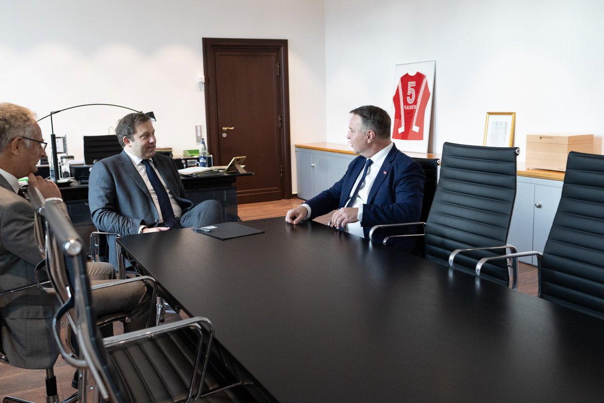 Vizekanzler <a href="/AndiBabler/">Andi Babler</a> &amp; Finanzminister #Marterbauer in #Berlin: Vergangene Woche standen bilaterale Gespräche mit deutschen Amtskollegen, wie Vizekanzler &amp; Finanzminister Lars Klingbeil, im Mittelpunkt. Thema: Enge 🇦🇹-🇩🇪 Zusammenarbeit &amp; gemeinsame 🇪🇺 Perspektiven.
📸Djordjevic