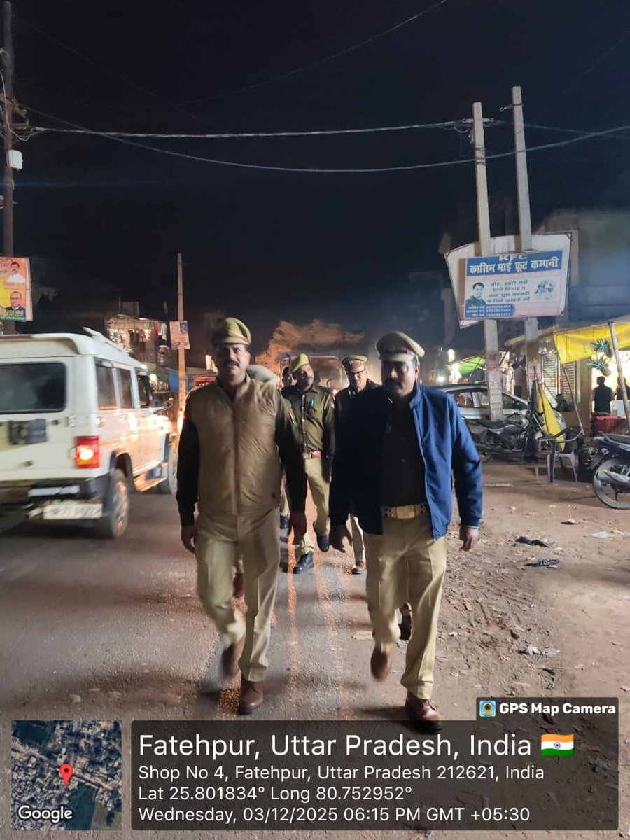fatehpurpolice's tweet image. #Spfhr के निर्देशन में प्रभारी निरीक्षक/थानाध्यक्ष द्वारा जनपद में शांति एवं कानून व्यवस्था को सुदृढ़ बनाये रखने के दृष्टिगत मय पुलिस बल के अपने- अपने थाना क्षेत्रांतर्गत भीड़-भाड़ वाले स्थानों पर पैदल गस्त कर संदिग्ध वाहन/व्यक्तियों की चेकिंग करते हुए वाहनों में लगी काली फिल्म…