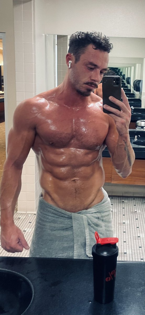 Jake Sparkles ✨ tweet media