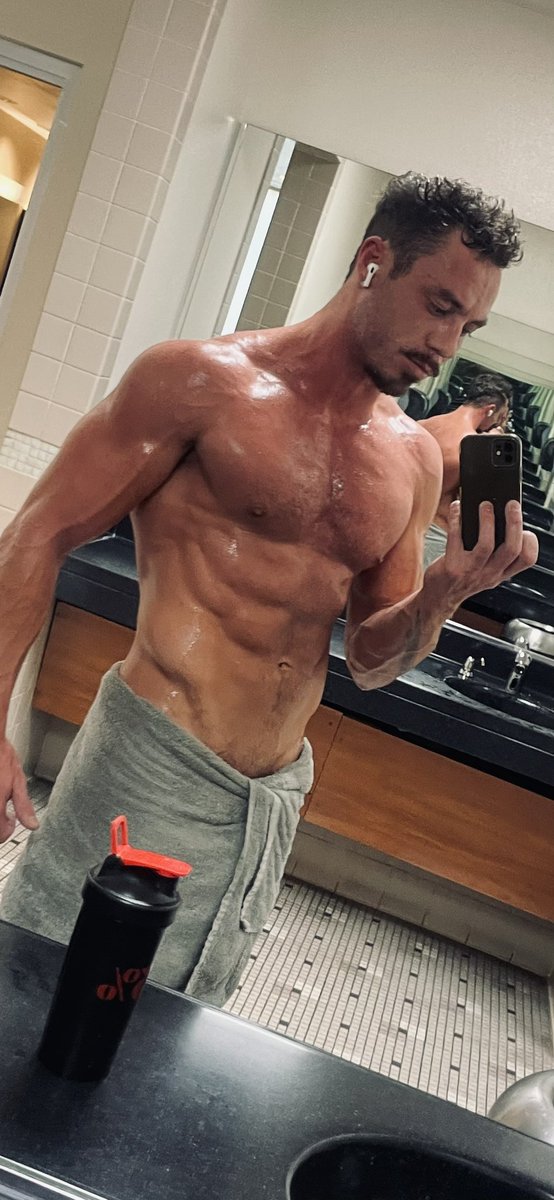 Jake Sparkles ✨ tweet media