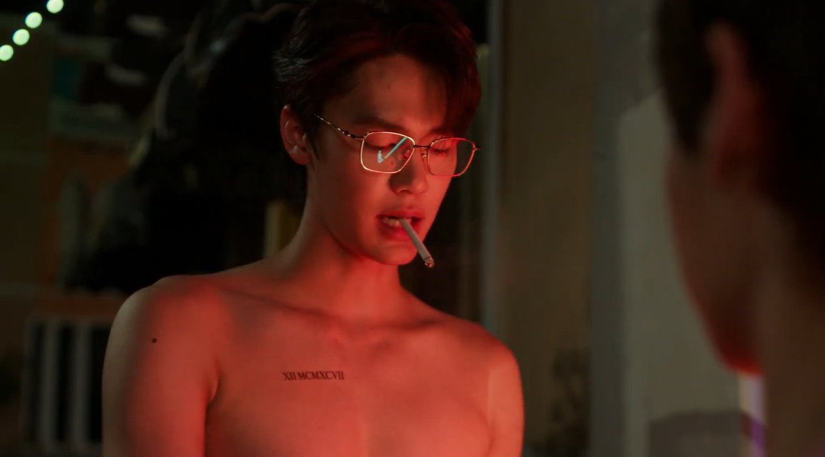 teevithe's tweet image. ⚠️ SPOILER BURNOUT SYNDROME EPS 2 ⚠️
PHEEM N-NGEROKOK???!!!!!!
PHEEM TIBA TIBA BUKA BAJU DAN TATTONYA??!!!!
PHEEM NYIUM JIRA… ANJIR BARU EPS 2… 

INI NGEGAS BANGET HALOOOO GA KUATTT😭

#BurnoutSyndromeSeriesEP2
#dew_jsu