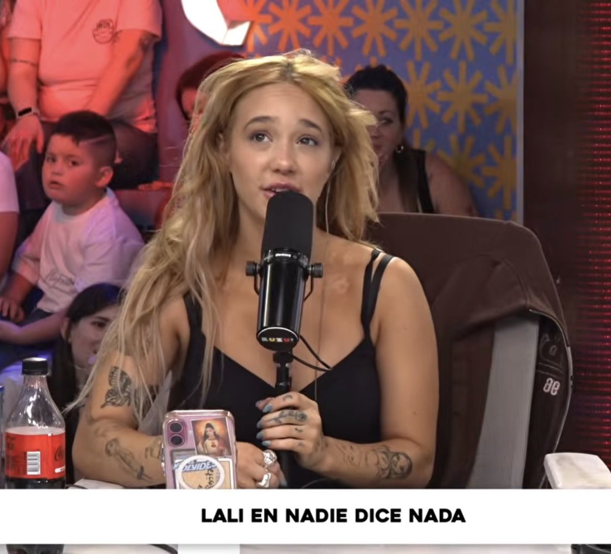 Tammii_10's tweet photo. Así vamos llegando al último tramo del año 🤭 jajsjkaka dios angela sos lo más #nadiedicenada #angelatorres https://t.co/r4es05fqkt