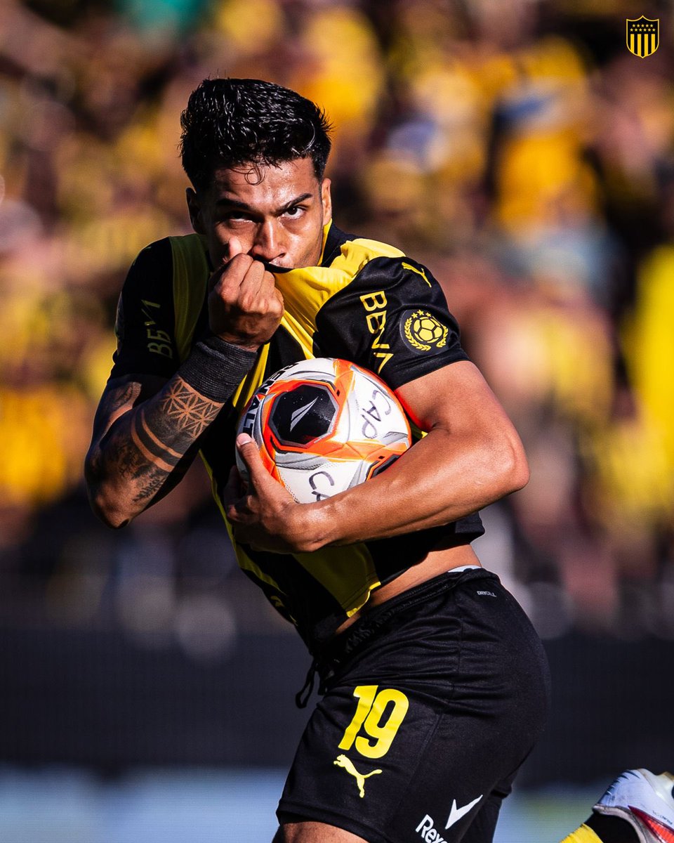 matiiarezoo9's tweet image. Hoy, más que nunca, reafirmo mi compromiso con estos colores y con todo lo que representa este club.

Terminar la temporada así solo nos genera bronca e impotencia, porque sabemos lo que trabajamos y lo que significa Peñarol para todos nosotros y para ustedes. 

Pero si algo…