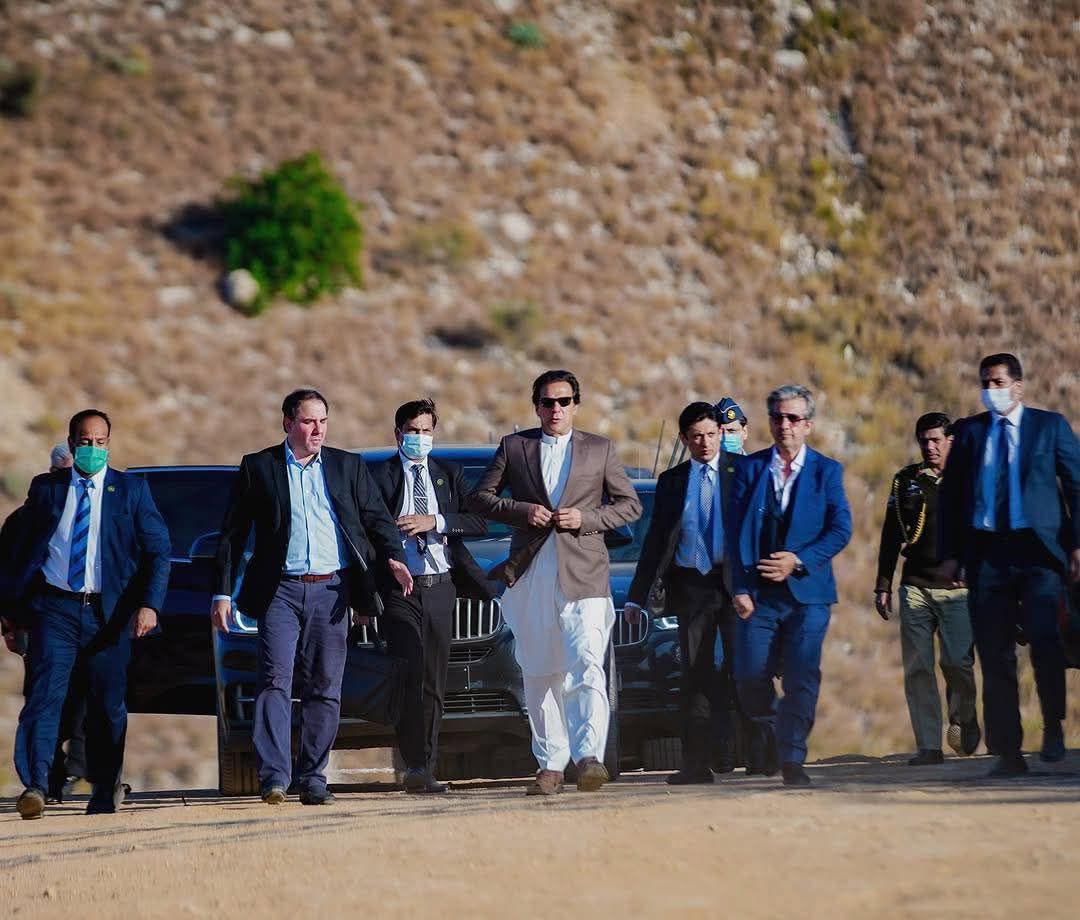 السلام علیکم، صبح بخیر 
یا اللہ پاک عمران خان کی حفاظت فرما، آمین