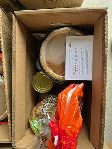 EnergyTransfer's tweet photo. Honored to spend the day in North Dakota delivering turkeys and meal boxes to White Shield and Mandaree members of the Mandan, Hidatsa and Arikara Nation. Wishing everyone a safe, happy, and connected winter season! https://t.co/qMcTVjjyrC