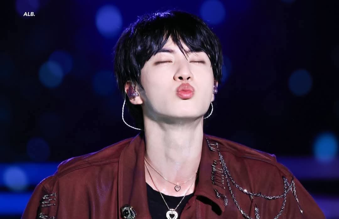 lyeekap's tweet photo. happy birthday to this goof ball ❤️‍🔥 stay crazy jinnie🥳

#RockstarJinDay 
#OurSuperMoonJin 
#ShiningSuperstarJin 
#JinYouMakeUsHAPPY
#HappyBirthdayPrincess 
#WorldwideHandsomeJin
#OurBelovedArtistJin 
#1204DecemberAngel
#4YearsWithSuperTuna
#HappyJinDay
#HappyBirthdayJin
#JINDAY https://t.co/6f1CRekFdF