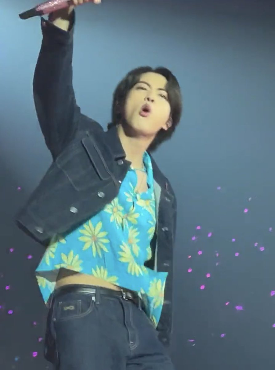 lyeekap's tweet photo. happy birthday to this goof ball ❤️‍🔥 stay crazy jinnie🥳

#RockstarJinDay 
#OurSuperMoonJin 
#ShiningSuperstarJin 
#JinYouMakeUsHAPPY
#HappyBirthdayPrincess 
#WorldwideHandsomeJin
#OurBelovedArtistJin 
#1204DecemberAngel
#4YearsWithSuperTuna
#HappyJinDay
#HappyBirthdayJin
#JINDAY https://t.co/6f1CRekFdF