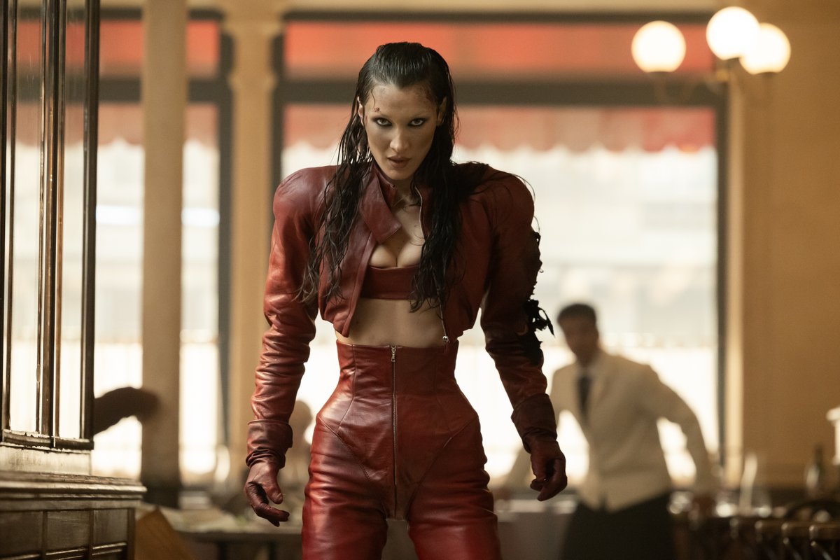 BDisgusting's tweet photo. FX’s THE BEAUTY, a new international thriller from Executive Producer Ryan Murphy, will premiere Wednesday, January 21.

"The world of high fashion turns dark when international supermodels begin dying in gruesome and mysterious ways."

Cast includes Evan Peters &amp; Rebecca Hall. https://t.co/K9QecWZ3bJ