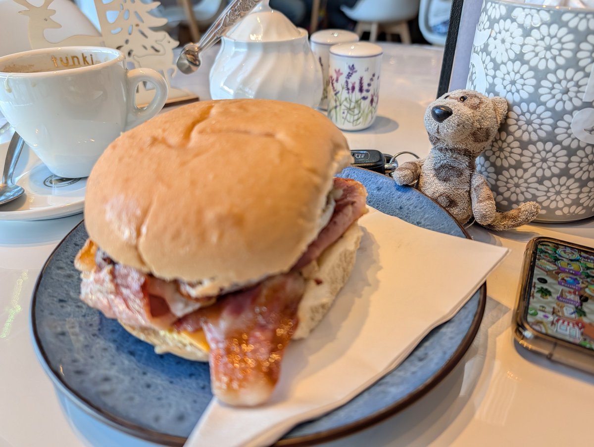 That'll do 😍🥓🌭🍳