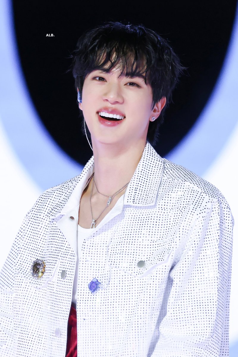 ALittleBraver92's tweet photo. #HAPPYJINDAY 

🔗：https://t.co/SDfgpnLc6s https://t.co/DFSVGO0kdG