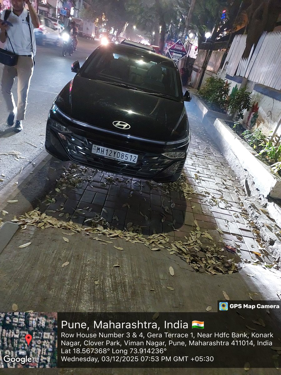 drivesafehere's tweet photo. Reported #TrafficViolation 🚦
Vehicle Nos: MH12YD8512
#footpathparking.
Location: Gera Terrace viman Nagar Pune
Date: 03-12-2025
@PuneCityTraffic Kindly take the necessary action.
#Vahanscore https://t.co/hdOebRZ6f7