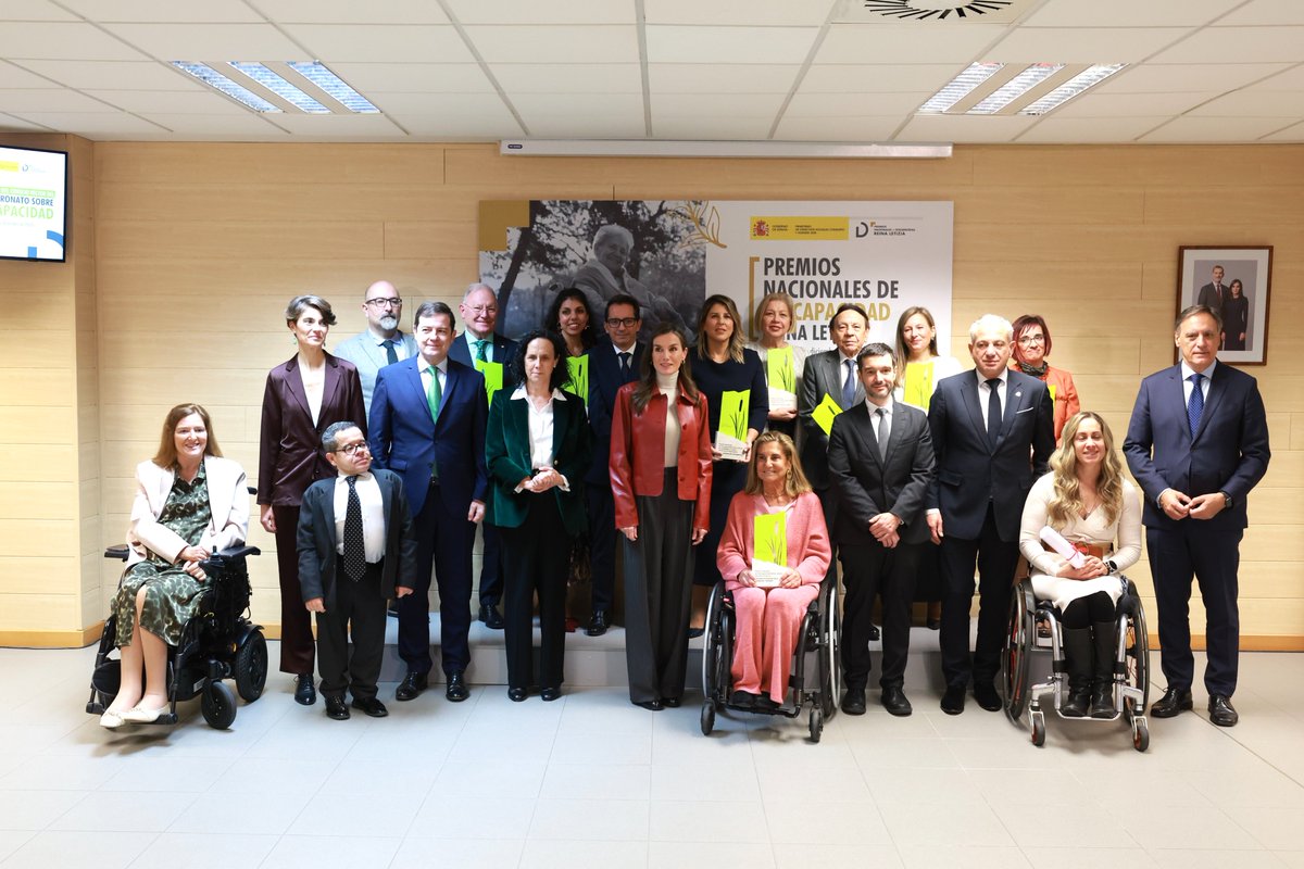 La Reina ha presidido los Premios Nacionales de Discapacidad Reina Letizia 2025 y ha entregado la mención especial del jurado a la Fundación <a href="/RunForYouAtAd/">RunForYou Atletismo Adaptado</a>, coincidiendo con la celebración del Día Internacional y Europeo de las Personas con Discapacidad.