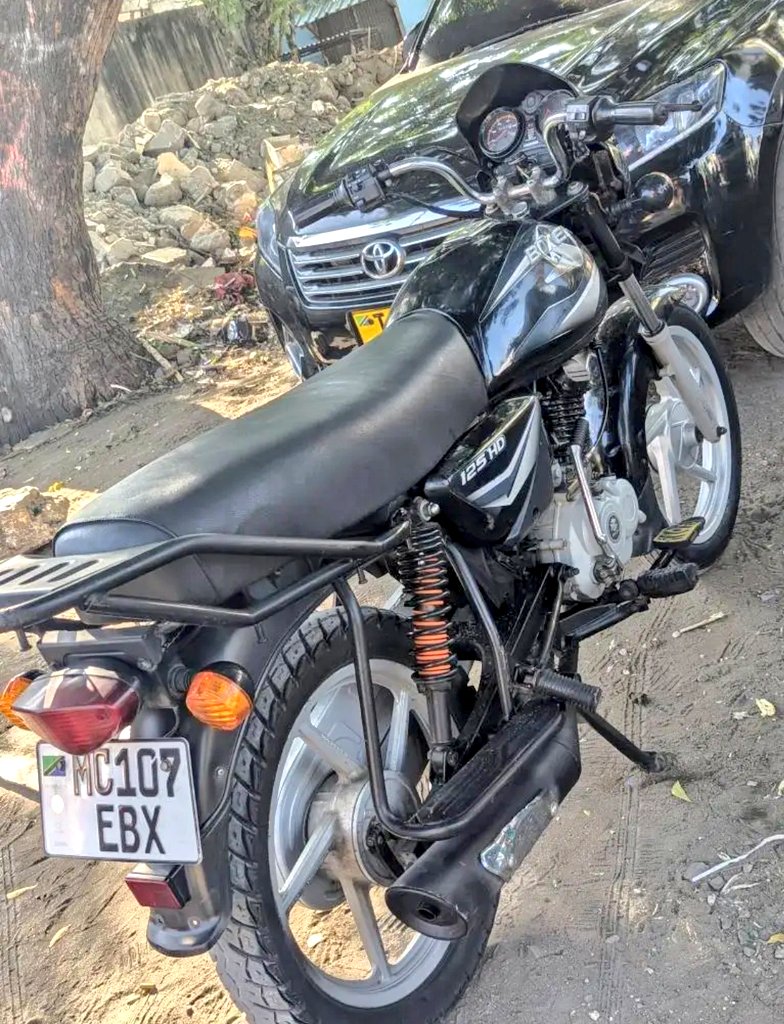 Eng_Matarra's tweet photo. BOXER HD INAUZWA 🔥🔥
REG" #EBX
▪️Cc. 125
▪️Gear Tano
▪️Starter Inapiga
▪️Engine Haijaguswa
▪️Full Documents ✅️
#BEI - Tshs. 1,680,000/=
IPO DAR
CALL 📞 📲-0793022184
WHATSAPP-0719542184 https://t.co/ZAvhY9MXA8