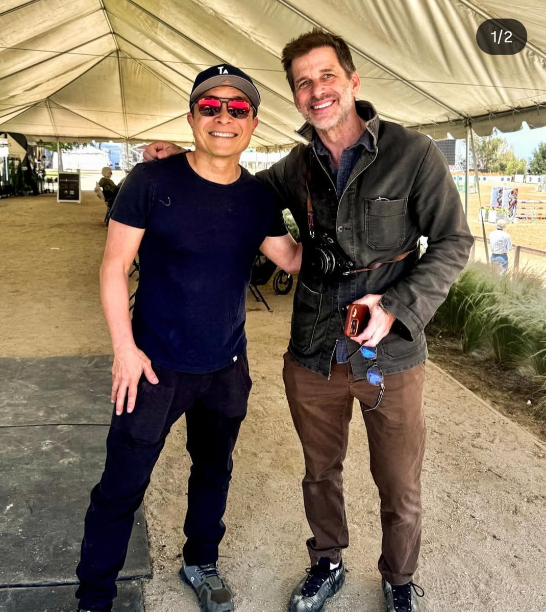 Zack Snyder posts a pic on IG of Jim Lee, praising his "deep understanding of DC"