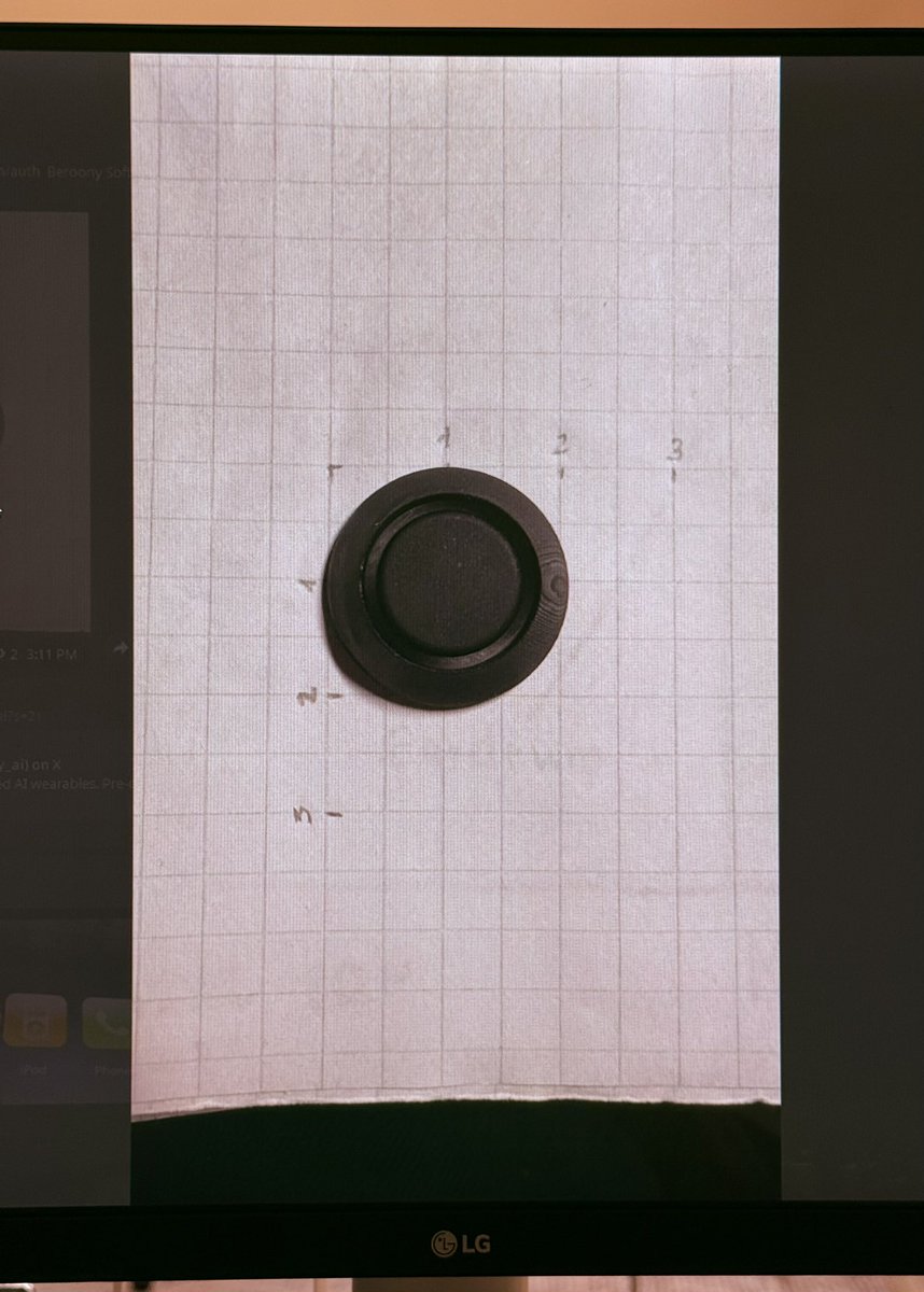 obround_ai's tweet photo. Early prototype progress. 🚀📐
CAD cutaway vs real-world dimensions holding tight and moving in the right direction.
Cleaner structure, better fit, and closer alignment with the target form factor. https://t.co/OhHlJNgL58