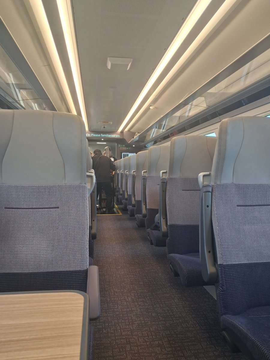 EthanAfro's tweet photo. I have to say, these are some very nice trains!

Clean, Spacious &amp; Modern, something the Midland Mainline has been lacking for years.

Whilst the IETs have had their issues in terms of seat comfort, i have to say the standard class seats are very nice! And I really like them! https://t.co/1WuTPhUQLR