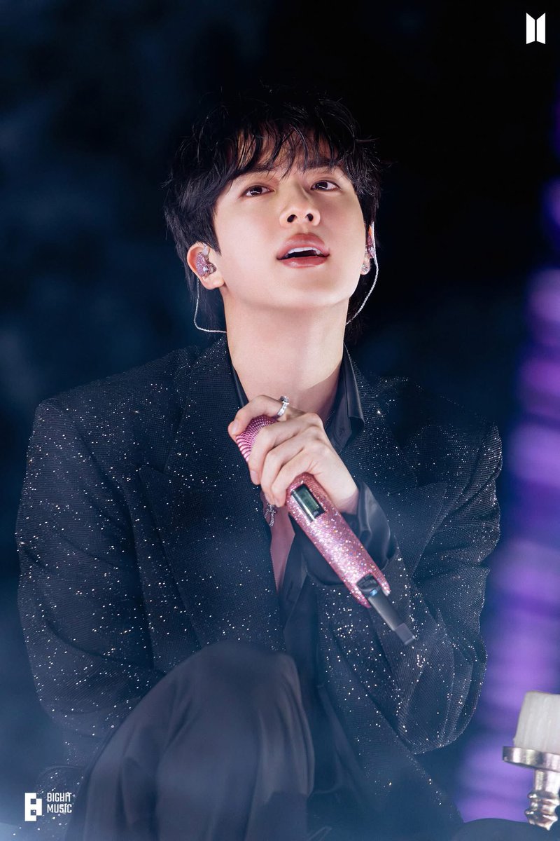 BTS_Thailand's tweet photo. HAPPY JIN DAY 🎂@BTS_twt 

สุขสันต์วันเกิดพี่จิน พี่ใหญ่ที่น่ารักของน้อง ๆ  ขอบคุณที่คอยดูแลทั้งบังทันและอาร์มี่เสมอมา ขอให้มีความสุขไม่ว่าจะทำอะไร สุขภาพแข็งแรง เป็นรอยยิ้มของทุกคน พวกเราภูมิใจในตัวพี่จินเสมอ 🫶🏼💜

#진 #Jin #HAPPYJINDAY
#HappyBirthdayJin
#JINDAY https://t.co/8xyuNfbjud