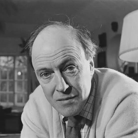 El poder es un voraz compañero de cama. Cuanto más tienes, más quieres (Roald Dahl)