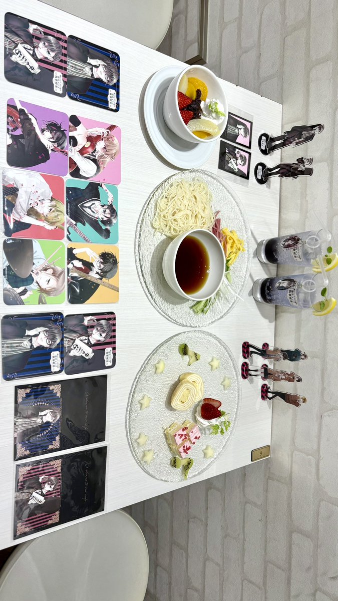 junkuro1209's tweet photo. 覆面系アニカフェで仲良くなったお友達と🫶当時はアニカフェでも大盛り上がりだったのに、こうして原作カフェで楽しめる嬉しさたるや🥹✨️カフェメニューも漫画に実際に出てくるものばかりで、リンクして食べられるのが本当に嬉しい❤︎
#覆面系ノイズ
#福山リョウコ25周年歴代メンズ執事喫茶 https://t.co/aBlxXz0XQX
