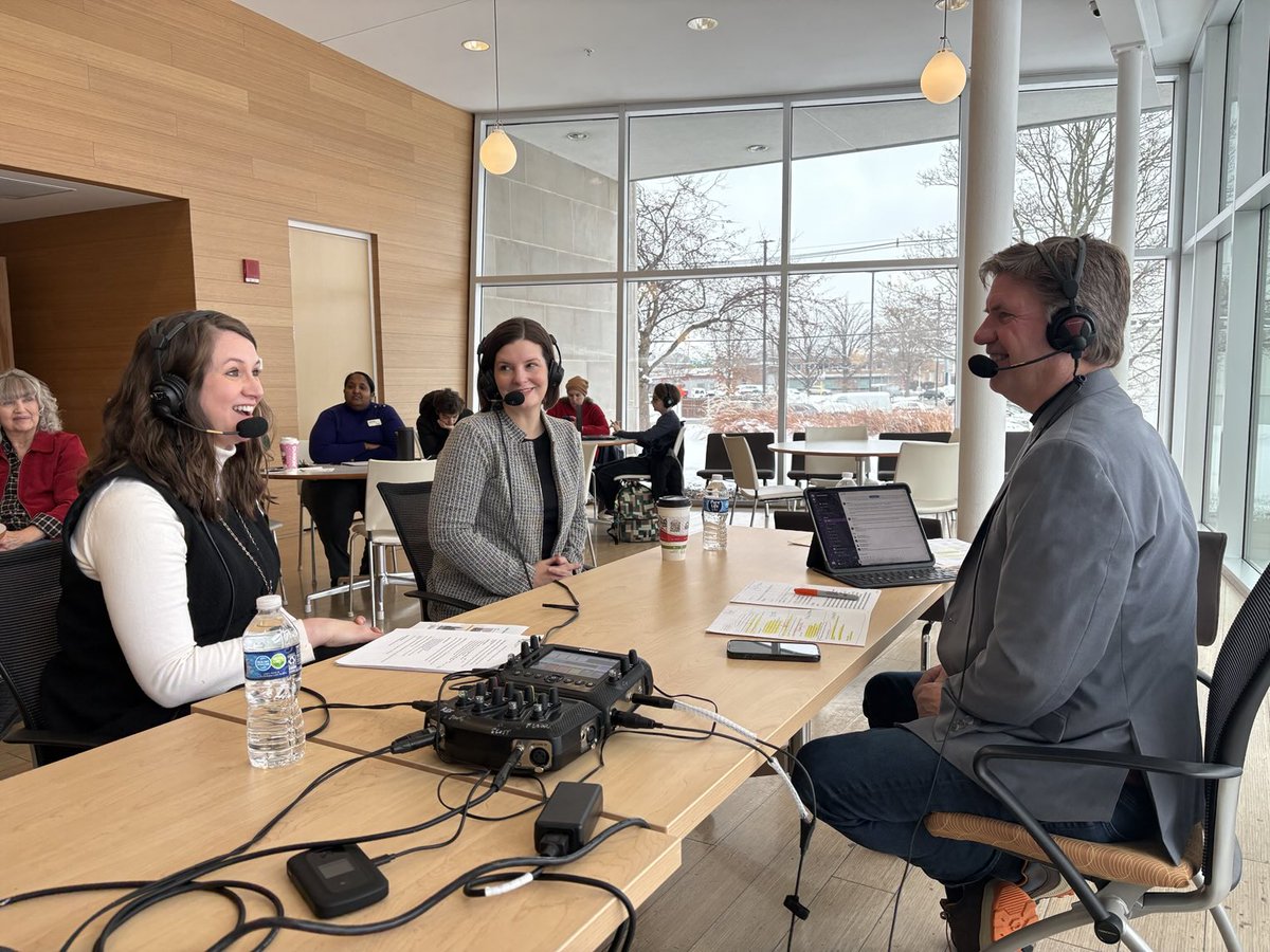 EdIllini's tweet image. You are Looking Live ⁦@BBarn64⁩ on ⁦@wdws1400⁩ from Champaign Public Library