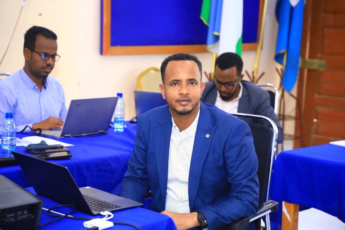 Garowe 3-12-2025: Waxaa maanta Guddiga iyo Bulshada Rayidka Puntland u furmay shirka wada-tashiga Xeerarka Doorashooyinka ee kala ah: Xeerka Doorashooyinka, Xeerka Xisbiyada/Ururada iyo Xeerka Diiiwaangelinta Codbixiyayaasha Doorashooyinka ee Guddiga.