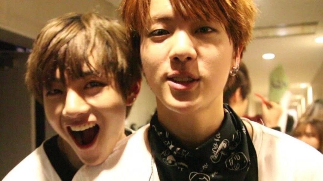 sttravberry's tweet photo. HAPPY BDAY JIN WE LOVE YOU💜💜💜💜
#HAPPYJINDAY #HappyBirthdayJin #happybdayjin https://t.co/VqIbKk4LqE