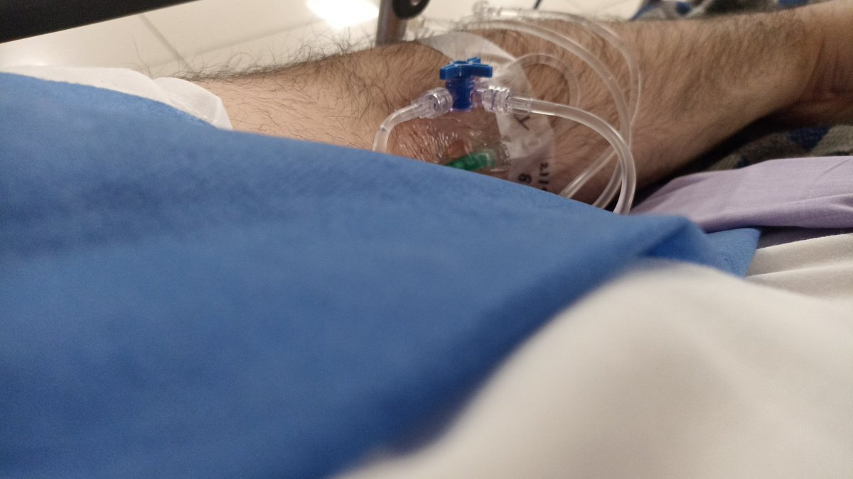 RitcherCode's tweet image. Bueno mis anomalías paso lo que tenia que pasar, termine hospitalizado y en la tarde me van a operar.
Así que eso, nos veremos y subiré las páginas cuando me den el alta.

Ustedes saben el cariño que les tengo y tranqui que estoy mejor ahora con el suero.