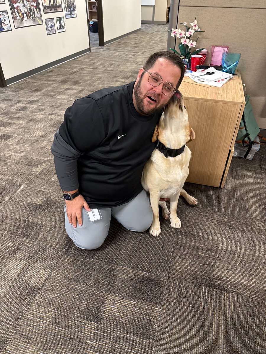 A perk of the job, hanging out with therapy 🐶 
📸: <a href="/jennafodor11/">Jenna Fodor</a>
 
#K9Hope #TherapyDog