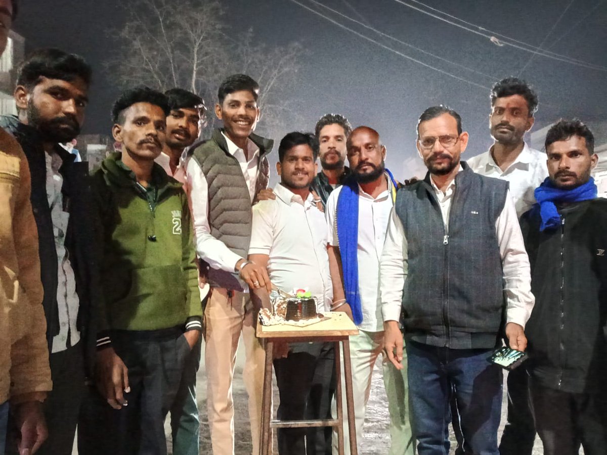 चन्द्रशेखर आजाद तेरी नेक कमाई, 
तुने सोती कौम जगाई। ✊💙💙
#HBD_चन्द्रशेखर_आजाद
#HBD_चन्द्रशेखर_आजाद