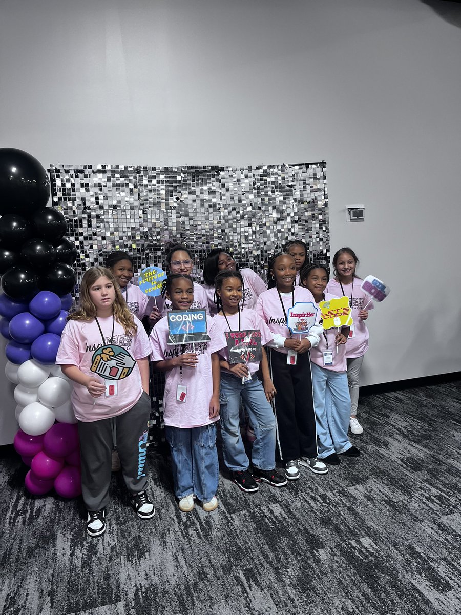 DowdyOHES_MC's tweet image. Oak Hill Ready for InspiHer: Code Like A Girl! We are SO excited! @OHES_Covington @NewtonCoSchools @E3TechGirl @tutuedtech @shebriej @Lori_McGovern