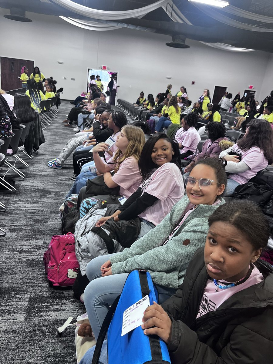 DowdyOHES_MC's tweet image. Oak Hill Ready for InspiHer: Code Like A Girl! We are SO excited! @OHES_Covington @NewtonCoSchools @E3TechGirl @tutuedtech @shebriej @Lori_McGovern