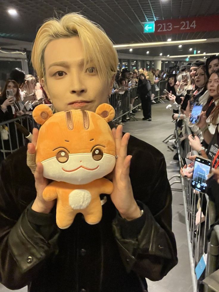 poorlydrawateez's tweet photo. #HONGJOONG https://t.co/30aKqD3w99