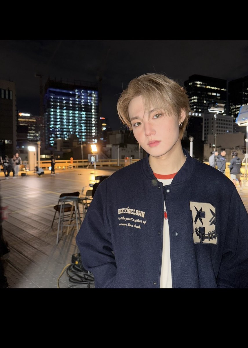 도영아 생일축하해!
이건 자켓촬영때 찍은 사진이야 ㅎㅋㅎ
형 항상 칭찬해줘서 고맙고 너도 항상 무대 표정 넘 잘생겼다!!
생일 축하한다 만두!!!!🥟

#해피도영데이 #YOSHI #요시 #ヨシ