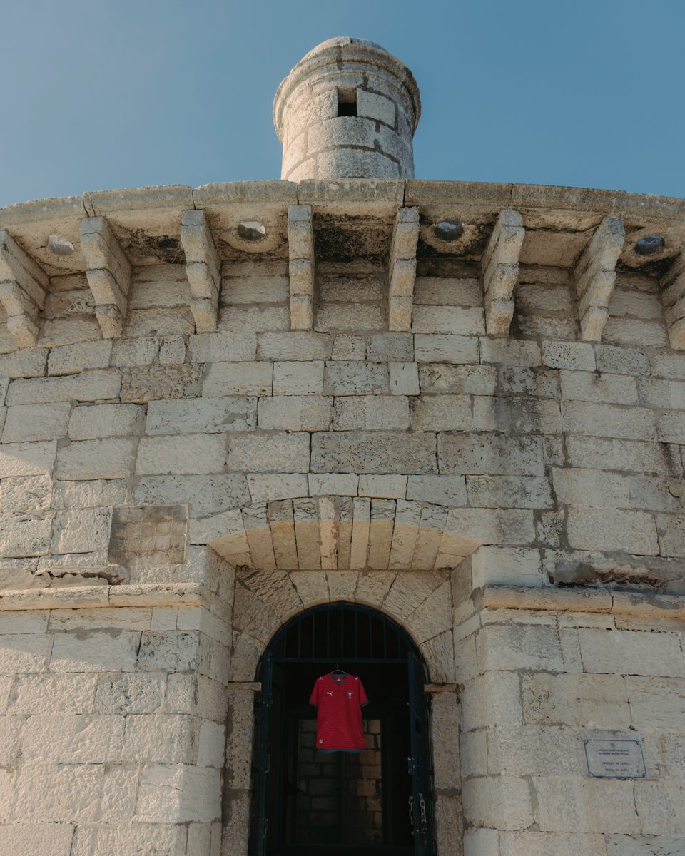 selecaoportugal's tweet image. Energia do mar. Coração de uma nação. 🇵🇹🌊

#PortugalStore | @pumafootball | @amn_portugal