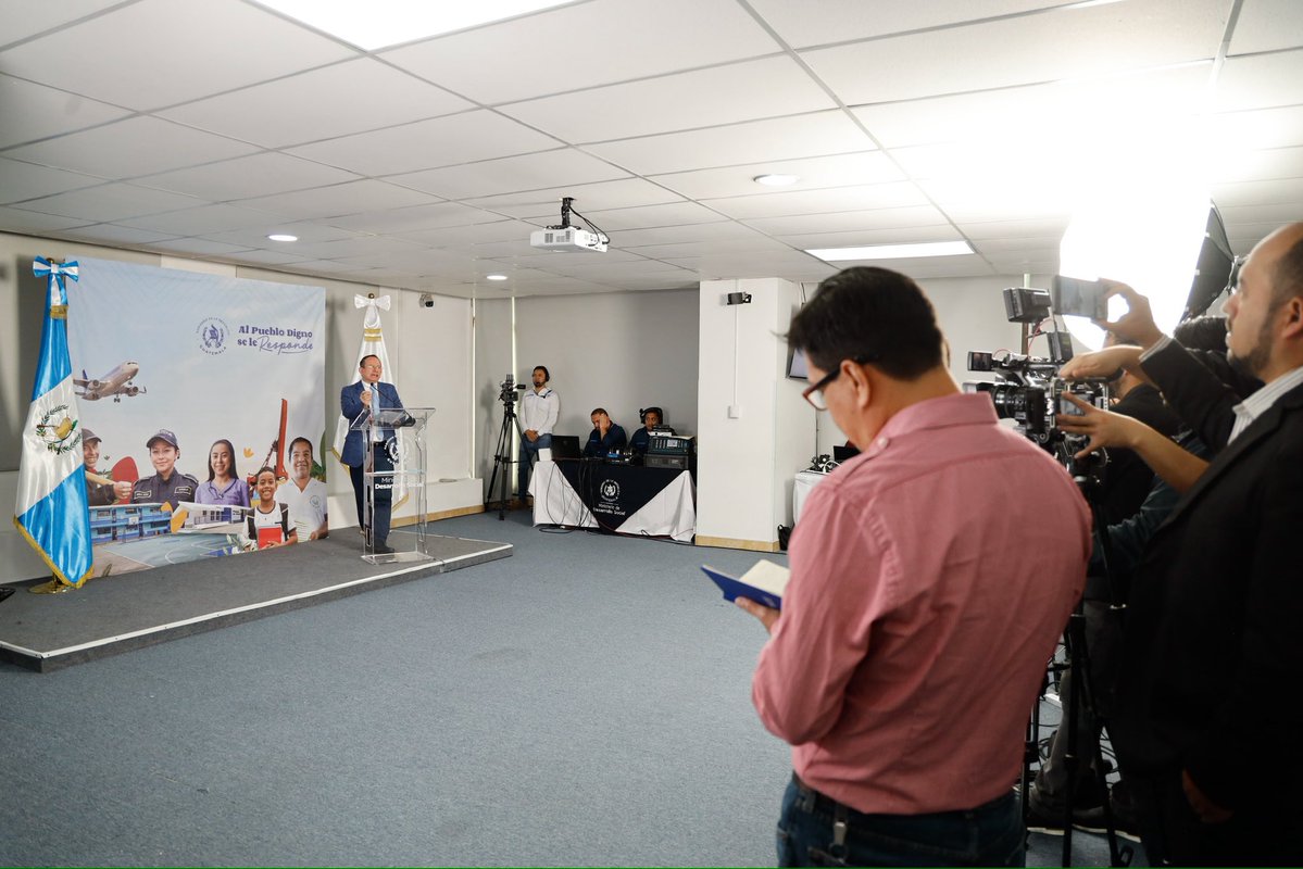 Midesgt's tweet image. 2/5

El #RSHGuate avanza en 55 municipios y sienta las bases para que la Iniciativa #ManoAManoGT llegue a 80 municipios más en 2026, priorizando zonas con mayor pobreza y vulnerabilidad. 📲