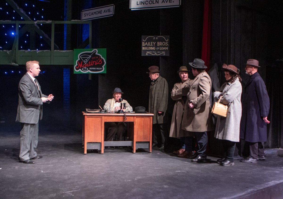 With enough feelgood to take the chill off the coldest winter evening <a href="/highburytheatre/">highburytheatre</a> have found a heartwarming 5*  Christmas cracker to lead into the festive season with its own wonderful #ItsAWonderfulLife. behindthearras.com/reviewsam/2025…