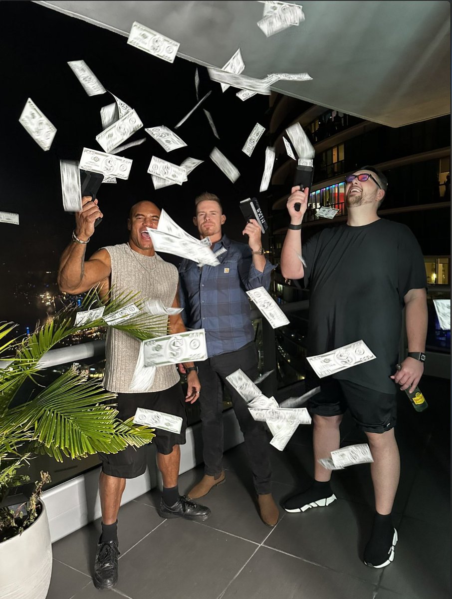 TheJeremyHaynes's tweet image. After helping dozens of business owners scale to million dollar months…

Here’s what you MUST understand if you want to get RICH in 2026: