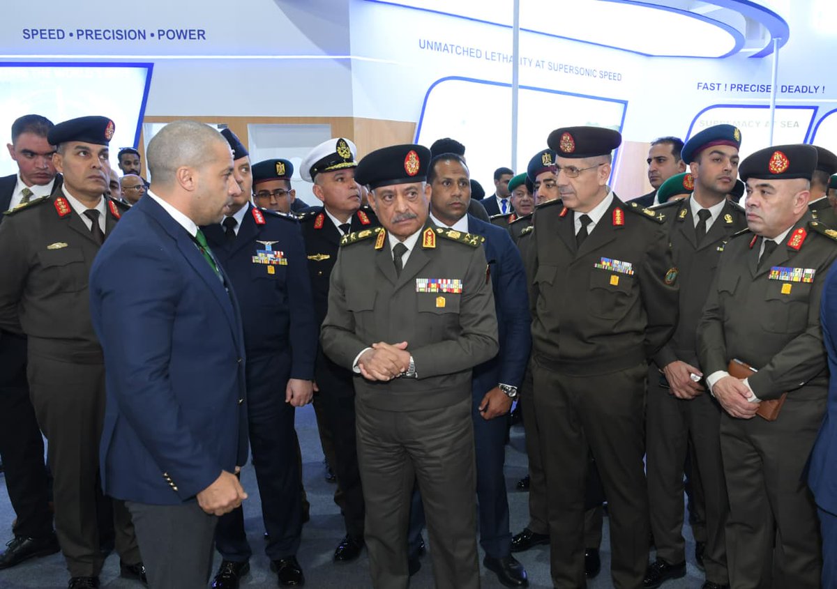 visitedex's tweet photo. General Abdel Maged Saqr, Commander-in-Chief and Minister of Defence, toured the #EDEX2025 pavilions, meeting leading defence manufacturers and exploring cutting-edge innovations enhancing Egypt’s strategic capabilities. https://t.co/cGgAfz2E28