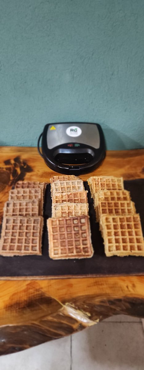 aleroq89's tweet photo. Según MENGER, el valor sale en vos , así que técnicamente estos waffles son filosofía comestible ... viva el javo y mi emprendimiento 
Rg_fitfood https://t.co/MsMjRISyt1