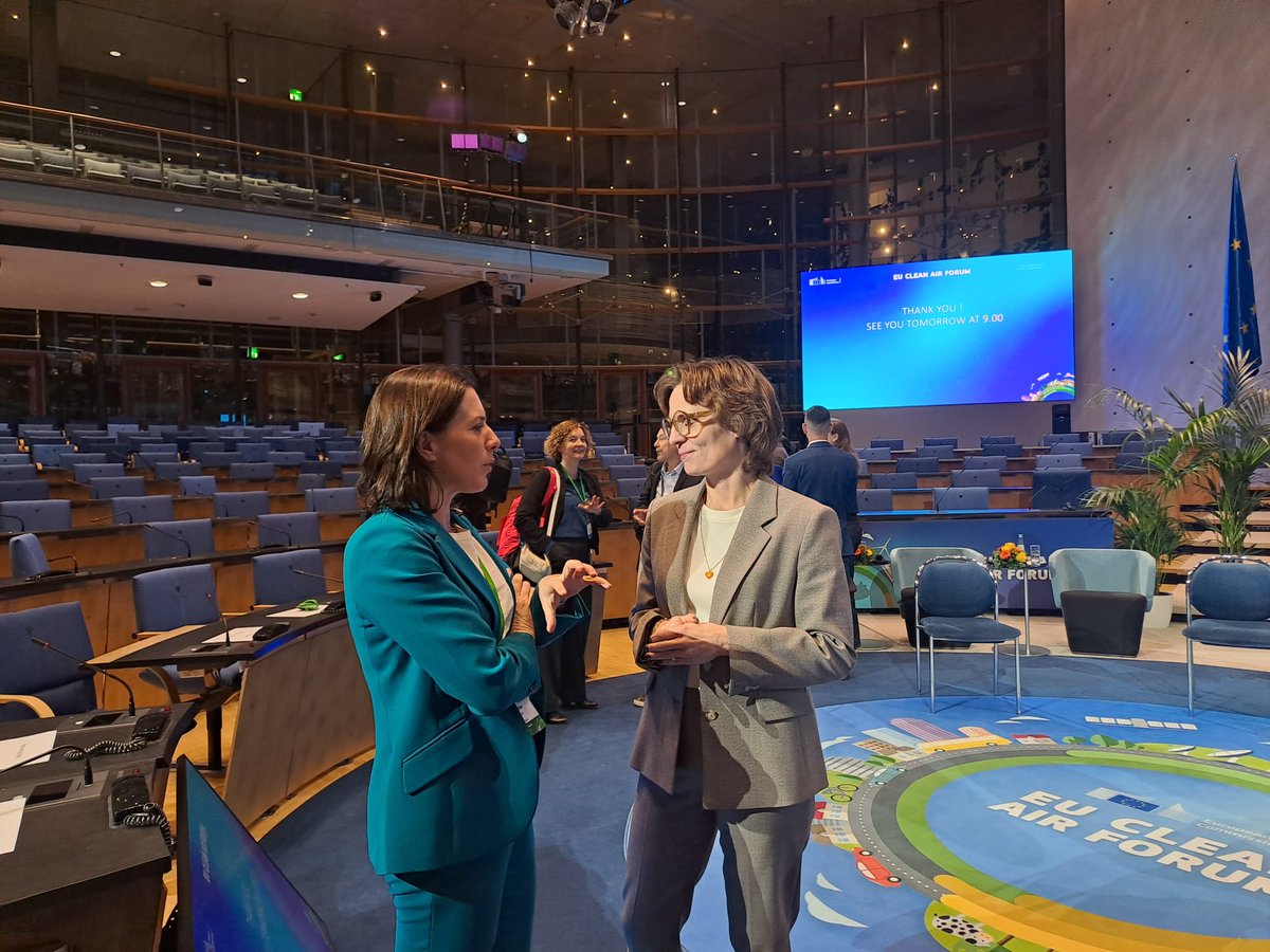 Jane Burston tweet media