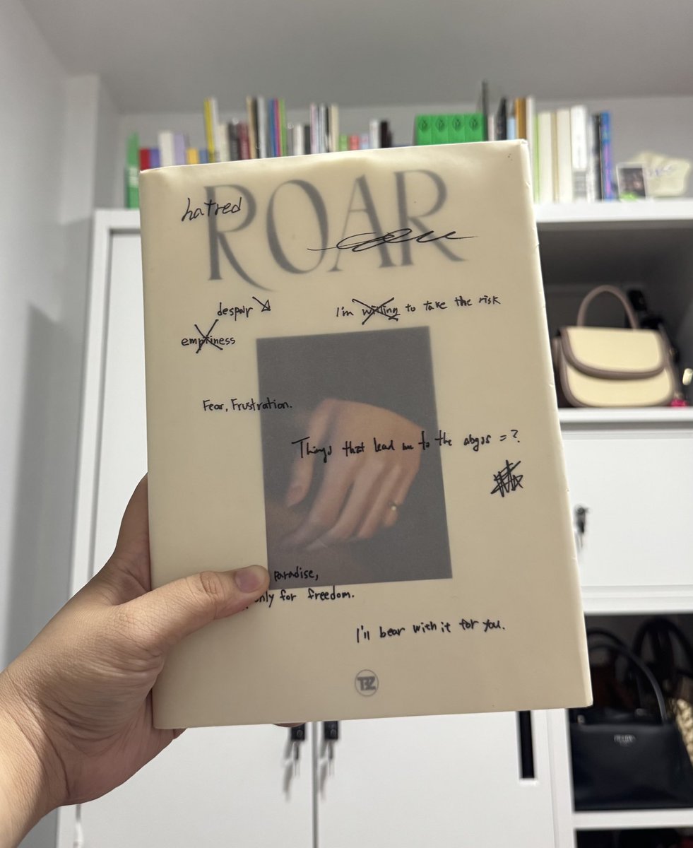 giving this away since i have an extra while decluttering. just pay for shipping 🫶🏻

the boyz roar album! (will check if i have extra pcs to slip in!)

mine na lang below, will check if you’re really a deobi <3