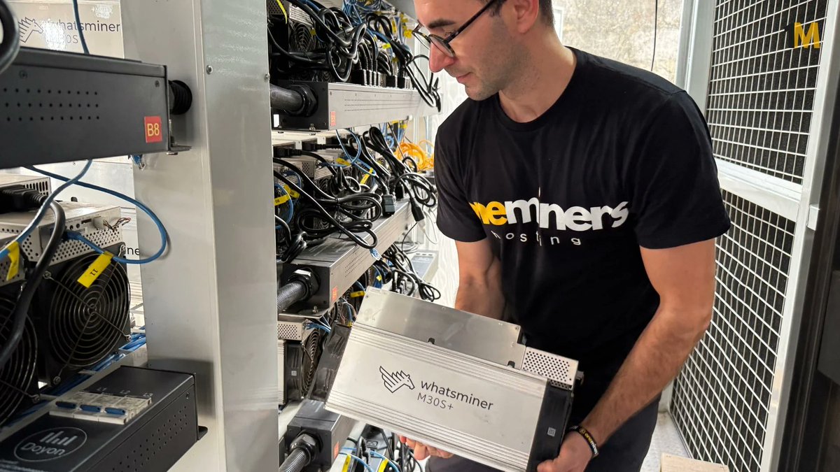 1miners_hosting's tweet image. Did you know? ⚡ Our AI Smart Mining algorithms optimize uptime and energy use simultaneously!
Smart, efficient, and reliable, because your mining deserves the best. #SmartMining #CryptoTech