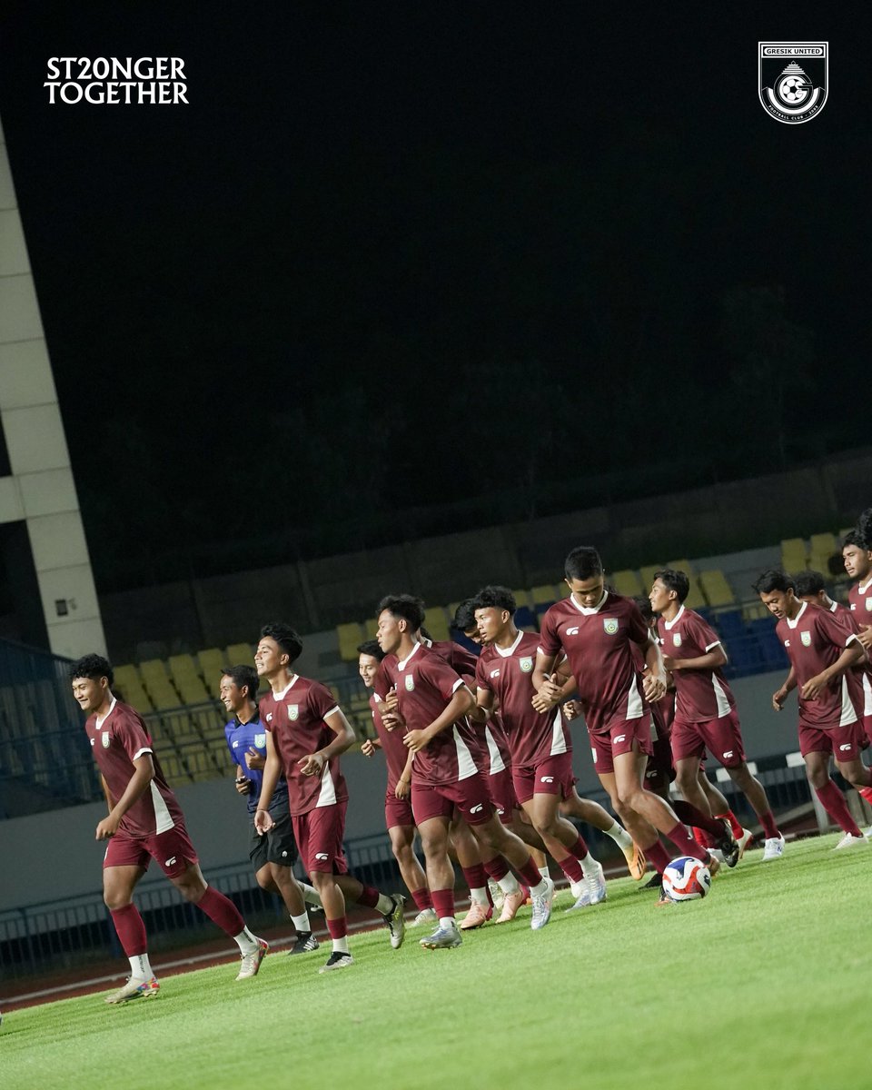 gresikutdFC's tweet image. Skuad Gresik United berlatih malam hari untuk membiasakan ritme jelang pertandingan terdekat. 🌛

#GresikUnited #LaskarJokoSamudro #ST20NGERTOGETHER #DailyTraining