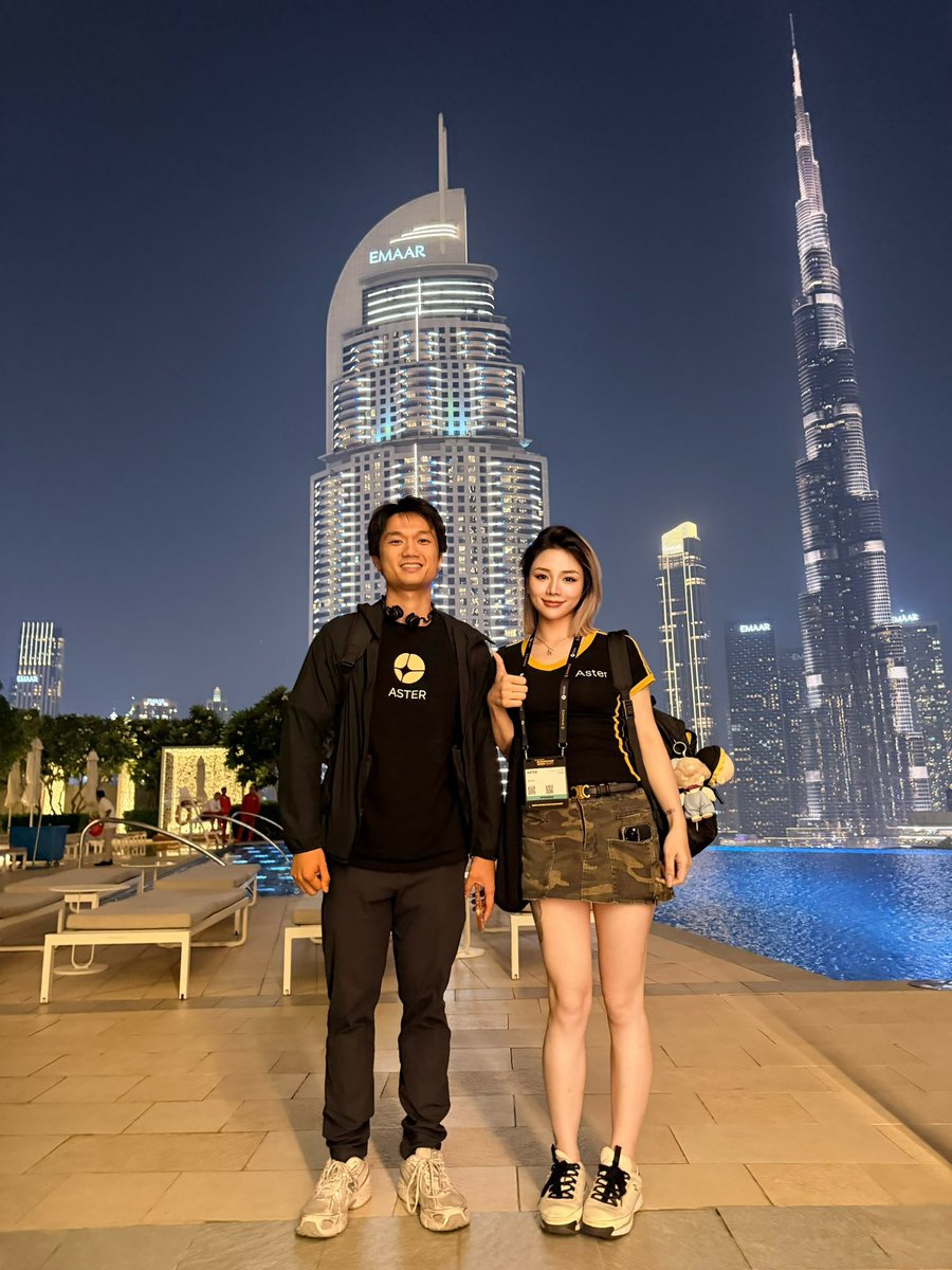 Ccweb3hub's tweet image. 恭喜@heyibinance  一姐出任CEO🎉，

有幸跟着CEO见了CEO🥹

实习生的一天圆满了！

@cz_binance  @Leonard_Aster