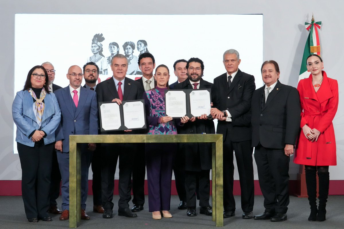 Celebramos dos acuerdos centrales para la clase trabajadora que fueron presentados por el Secretario de Trabajo, @MarathB:

Aumento al salario mínimo 2026: 13% general y 5% adicional en la Zona Libre de la Frontera Norte.

Reducción de la jornada laboral, Por un México de 40
