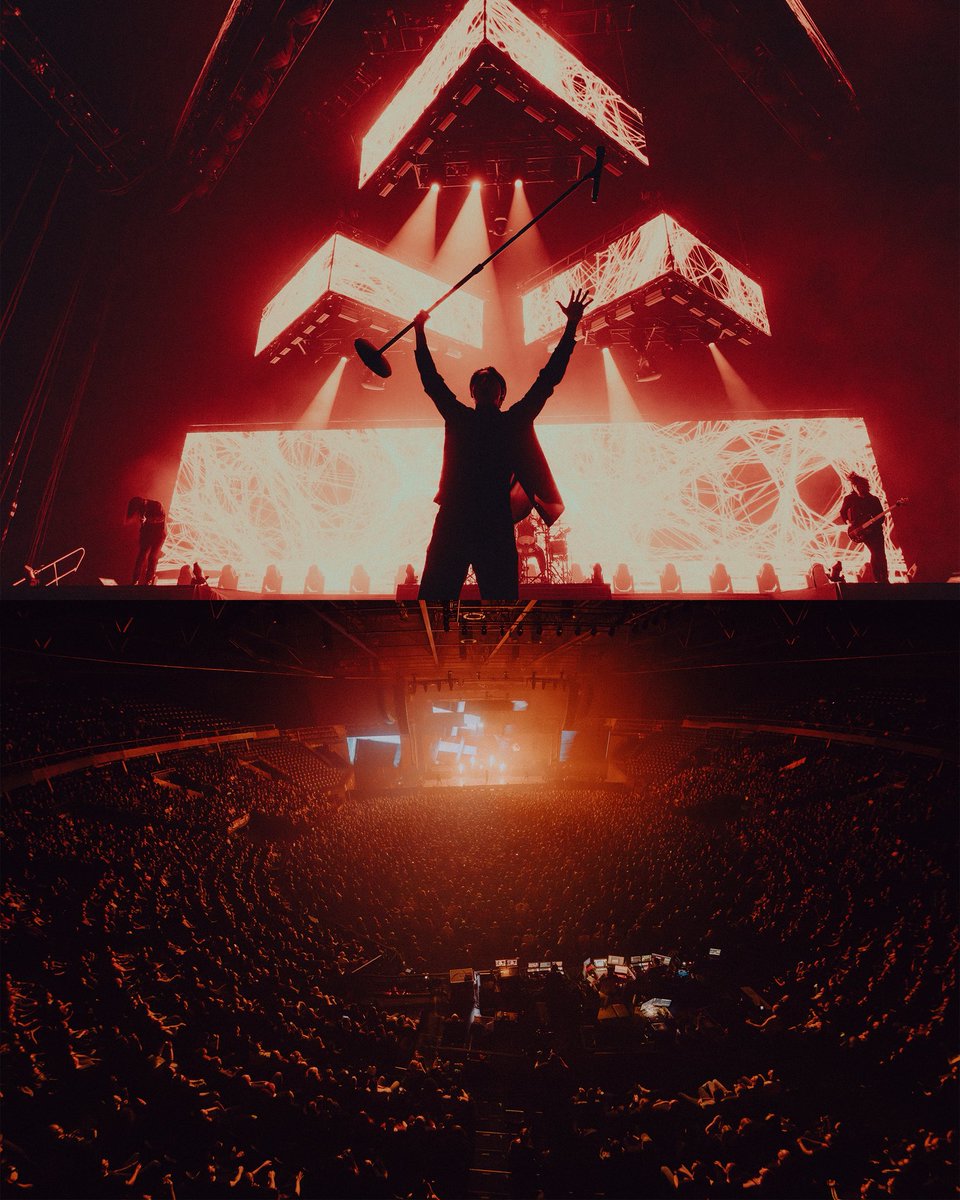 badomenscult's tweet image. WAIT YOUR TURN

BRUSSELS, BELGIUM