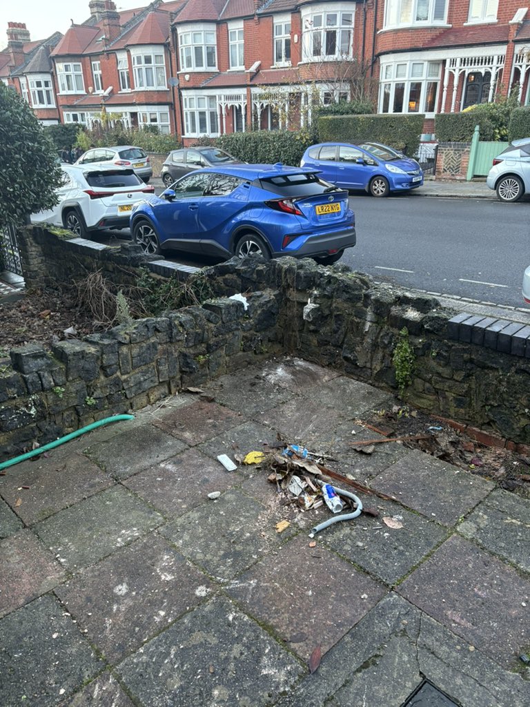 Crouch End N8 Construction Clear-Out ✔️🚛

Completed a mixed construction waste clearance today in Crouch End (N8) — all within our 10-mile radius from N1.

Fast. Licensed. Eco-friendly.
Before/after pics attached.

Book here:
👉 mm-rubbishclearance.co.uk

#CrouchEnd #N8 #Islington